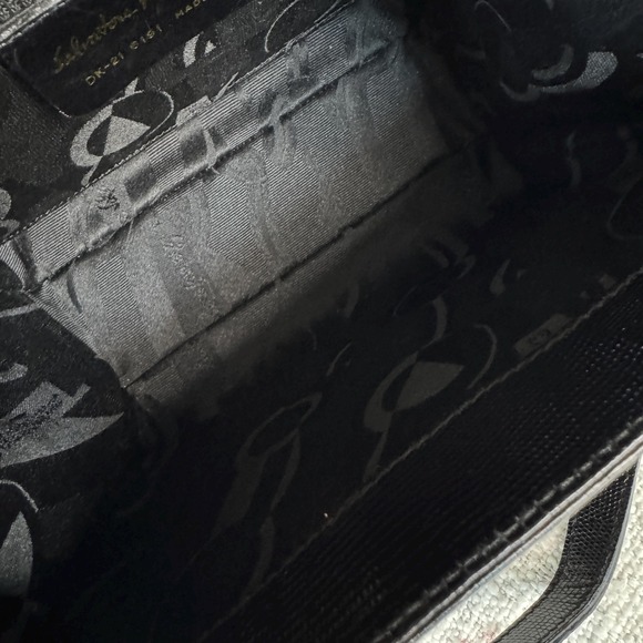 Vintage Ferragamo Black Embossed Snakeskin Top Handle/Crossbody Bag - Picture 8 of 8